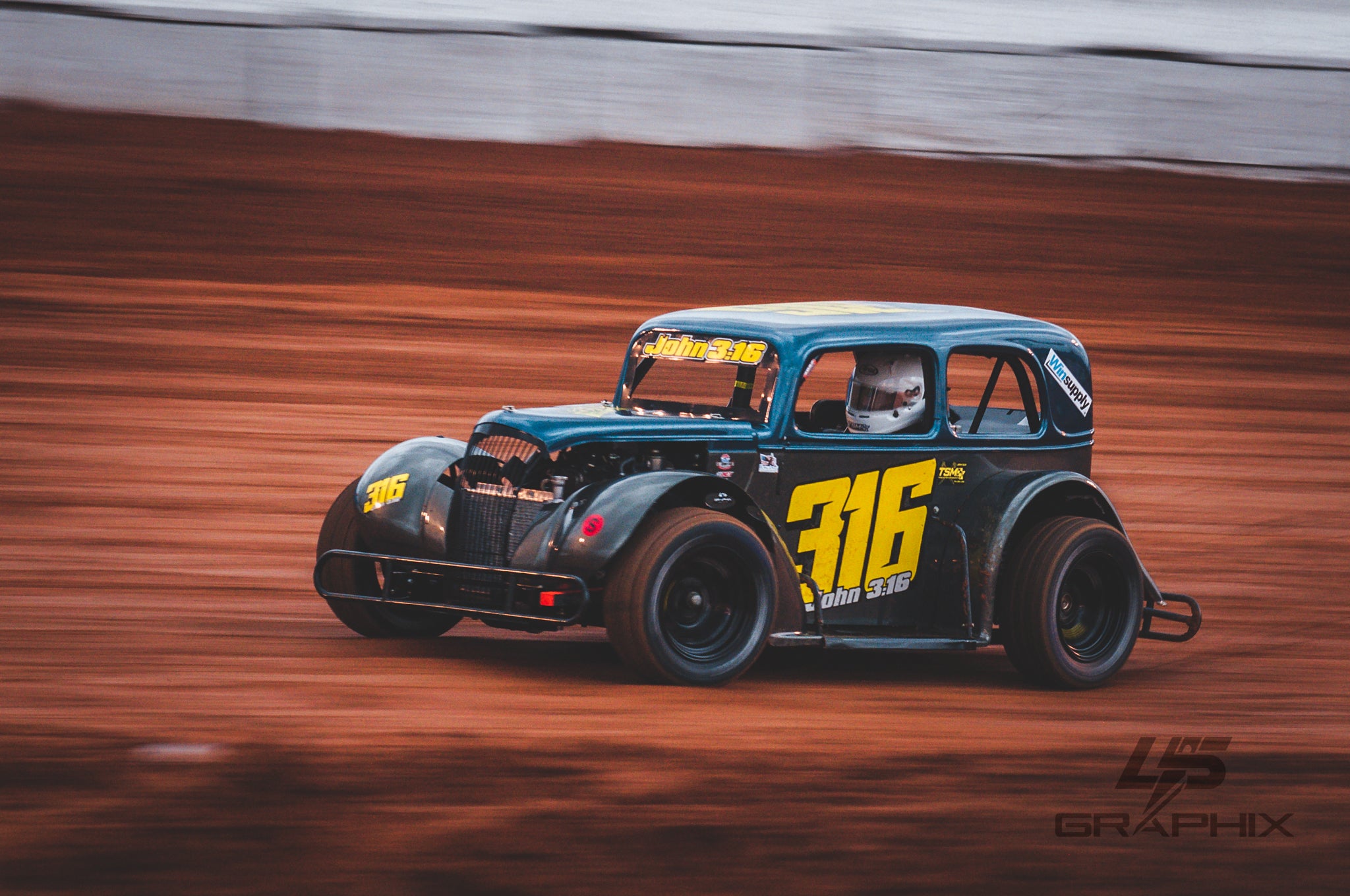 three sixteen legend car on dirt track