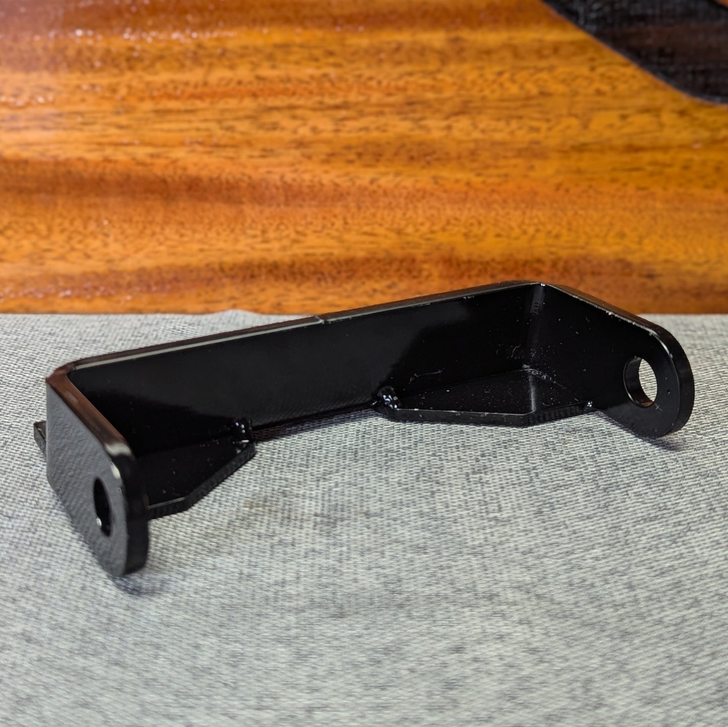 RIGHT MOTOR MOUNT FZ09/MT09