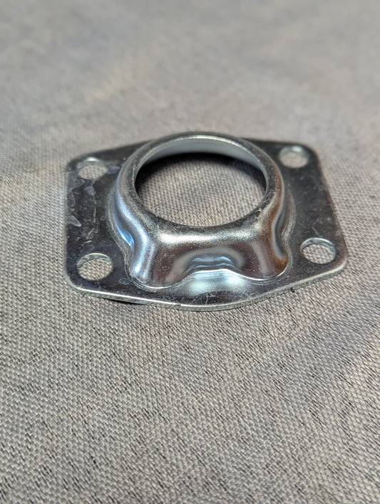 REAR AXLE BEARING RETAINER