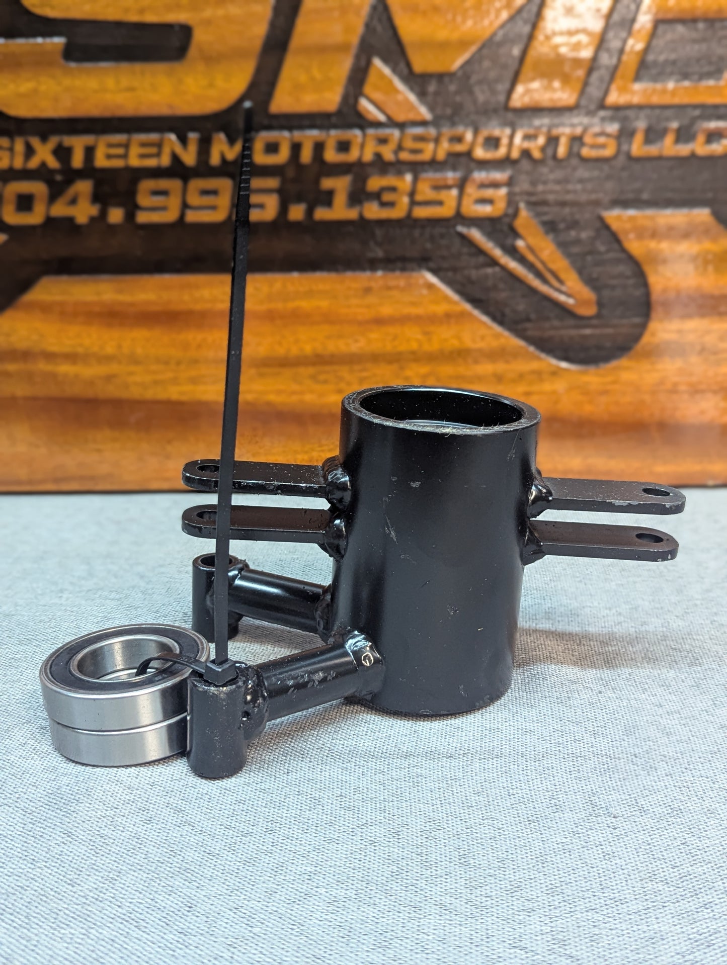 BANDOLERO RIGHT REAR SUSP CARRIER ASSY w/brg